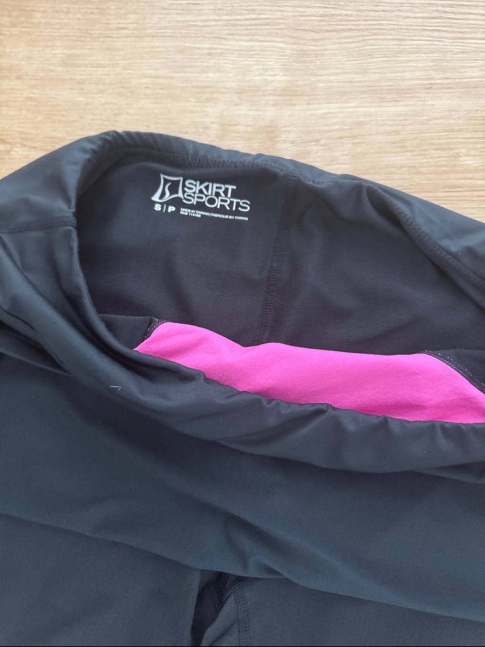 SkirtSports Black Skort with Bright Pink Upper Back Lining - Picture 4 of 7